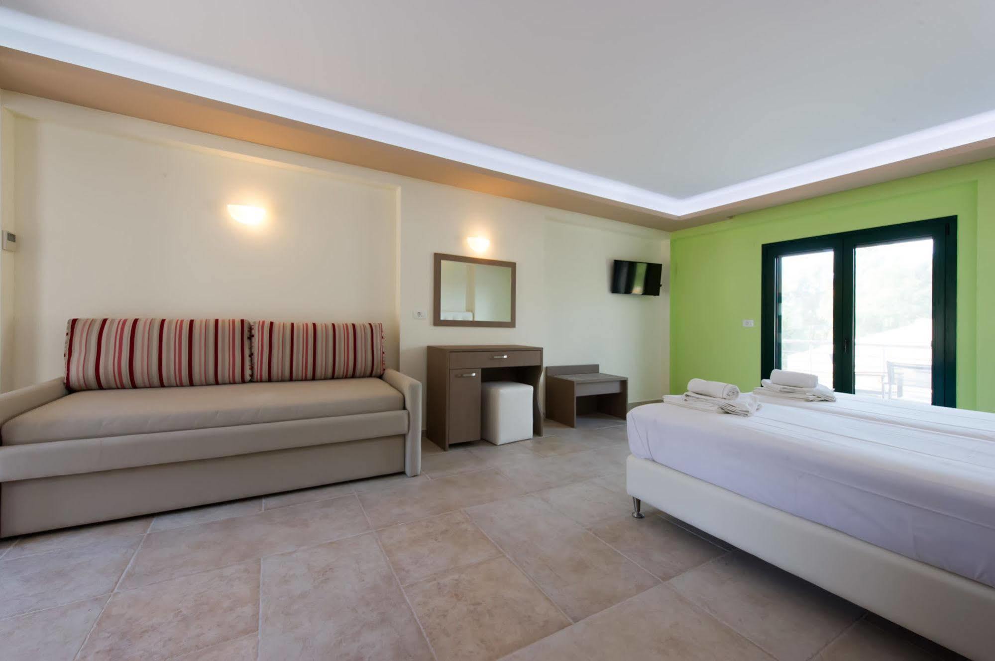 Coralli Aparthotel 4*